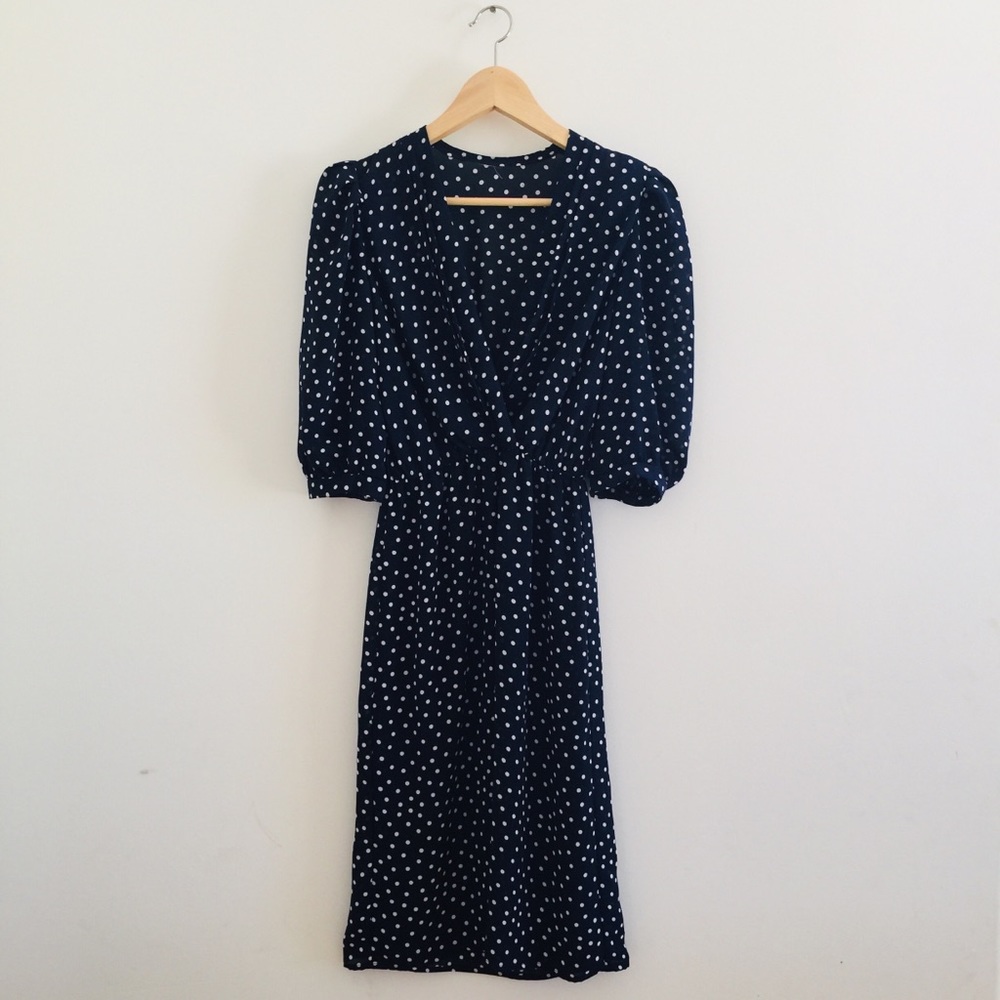 Adorable vintage deep-v  polkadot dress.